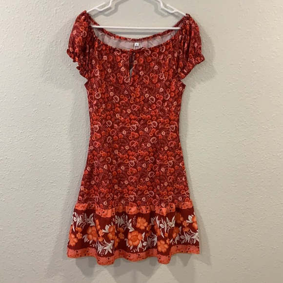 Pretty Red Flower Dress Size S NWT - Picture 3 of 3
